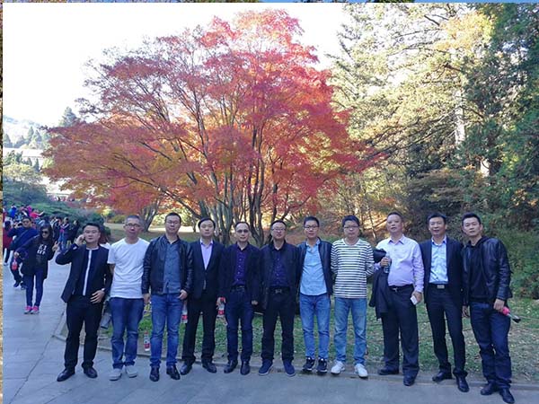 承红色基因，继伟人精神，力马不忘初心，再出发