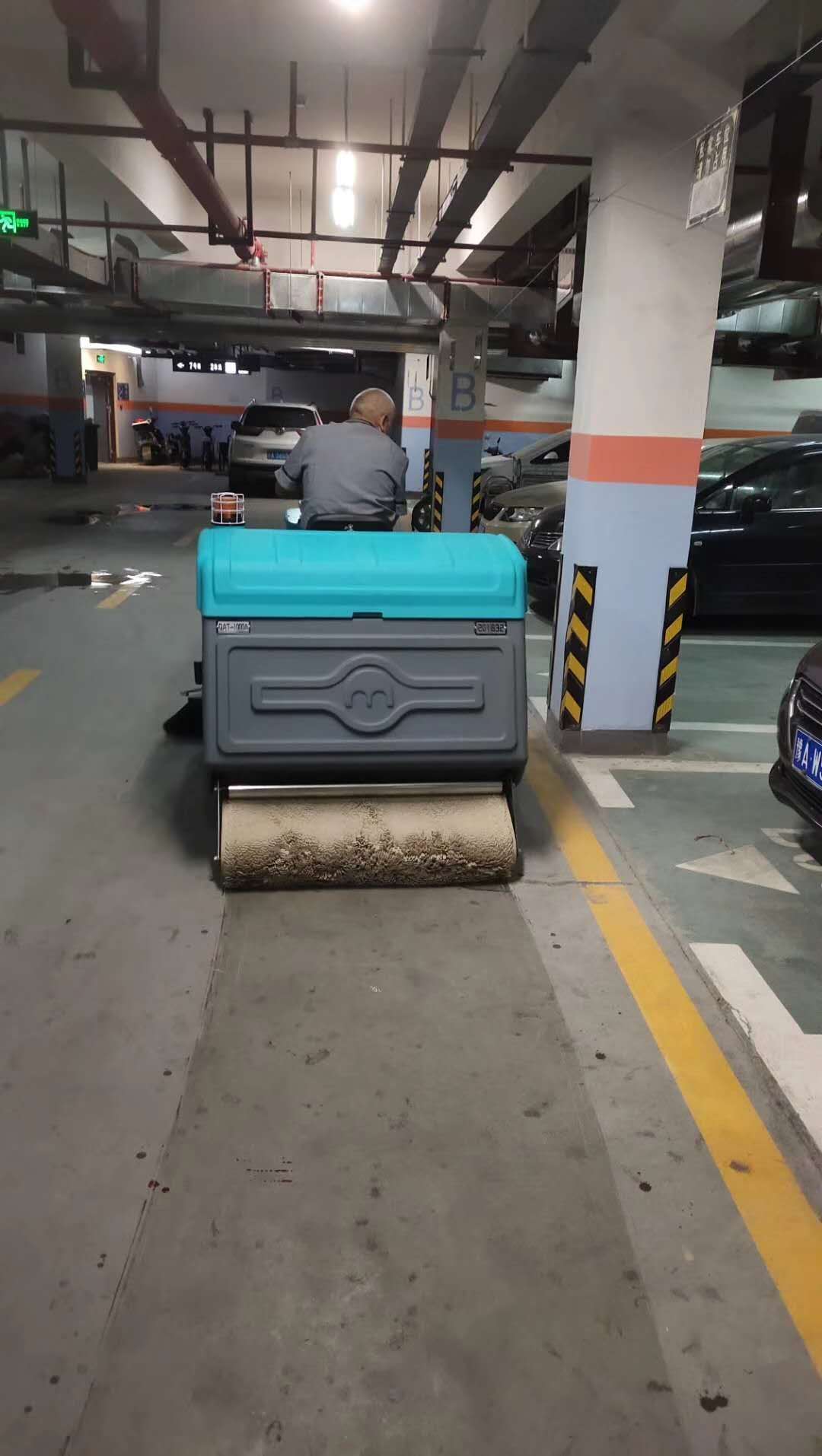 恭喜锦艺城杨总提货一台