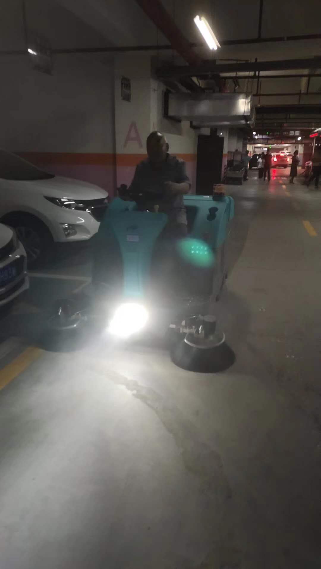 恭喜锦艺城杨总提货一台