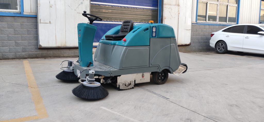 扫地车什么牌子好,选购扫地车这三点一定要注意