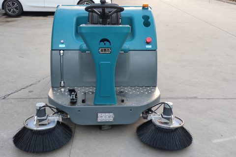 扫地车哪个牌子好？清晨雨三大优势省心省时省力