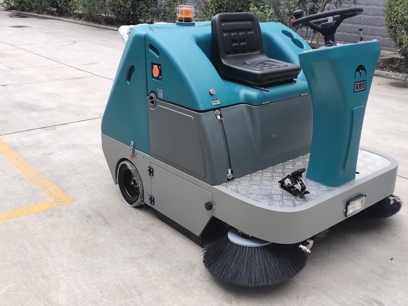 🚀【实测炸裂】扫地车：1小时狂扫5000㎡，电费只要3块大洋？！💰