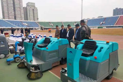 清晨雨拖地车：选购扫地车的价格、品牌、试用三个误区你都了解吗