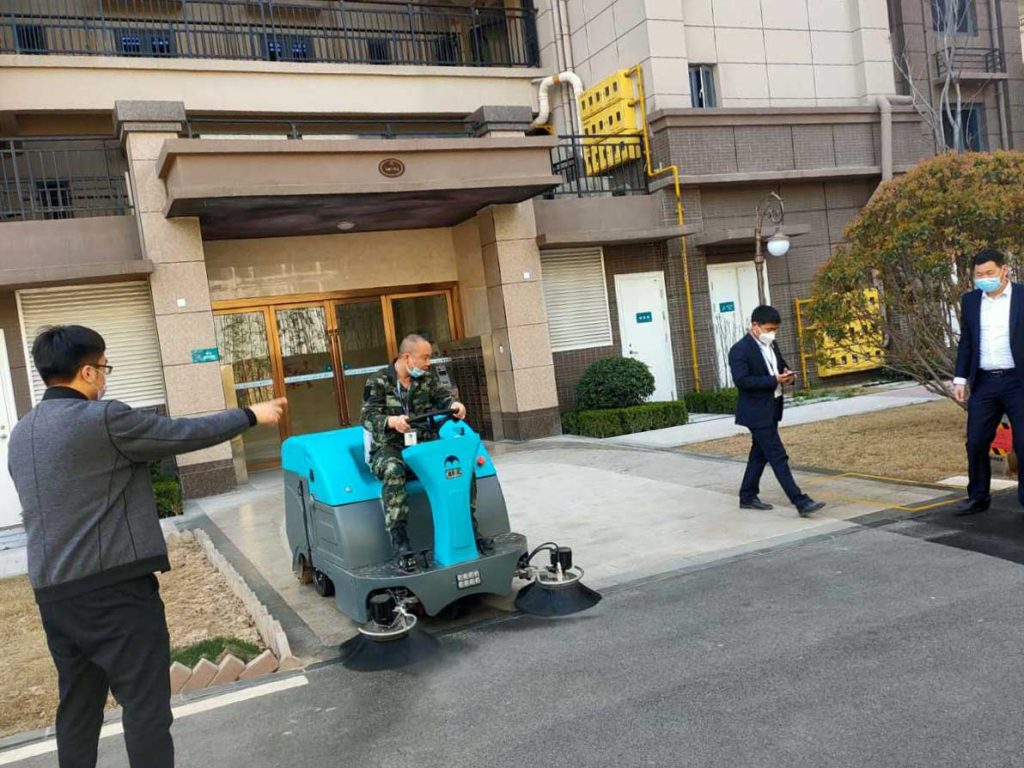 清晨雨拖地车:选购扫地车的价格、品牌、试用三个误区你都了解吗