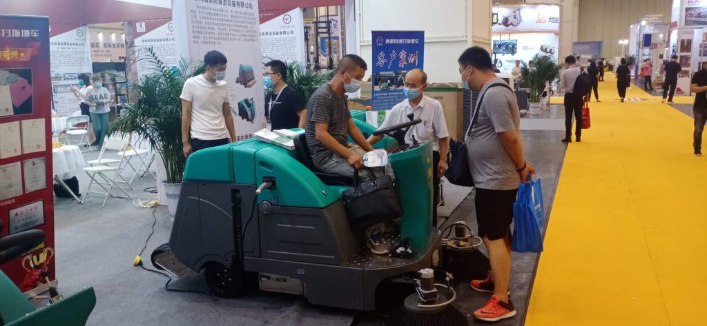 020郑州物流展清晨雨如期而至"