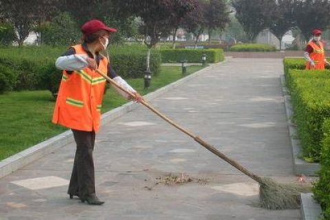 传统保洁的一场革命——清晨雨多功能一体扫地车
