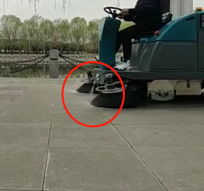 永威物业大半数小区都在用的清晨雨拖地车，90%清除污垢，颜值高，超显档次，一车多用，物业必备！