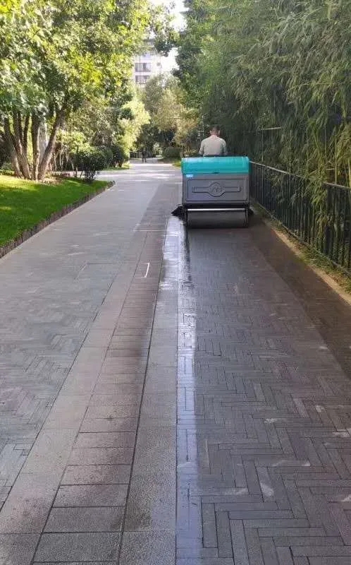 永威物业大半数小区都在用的清晨雨拖地车，90%清除污垢，颜值高，超显档次，一车多用，物业必备！