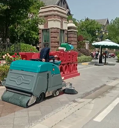 清晨雨,让您的扫地车会拖地
