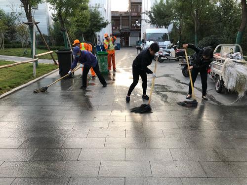 清洁设备市场爆发,扫地车创新如何解决拖地痛点?