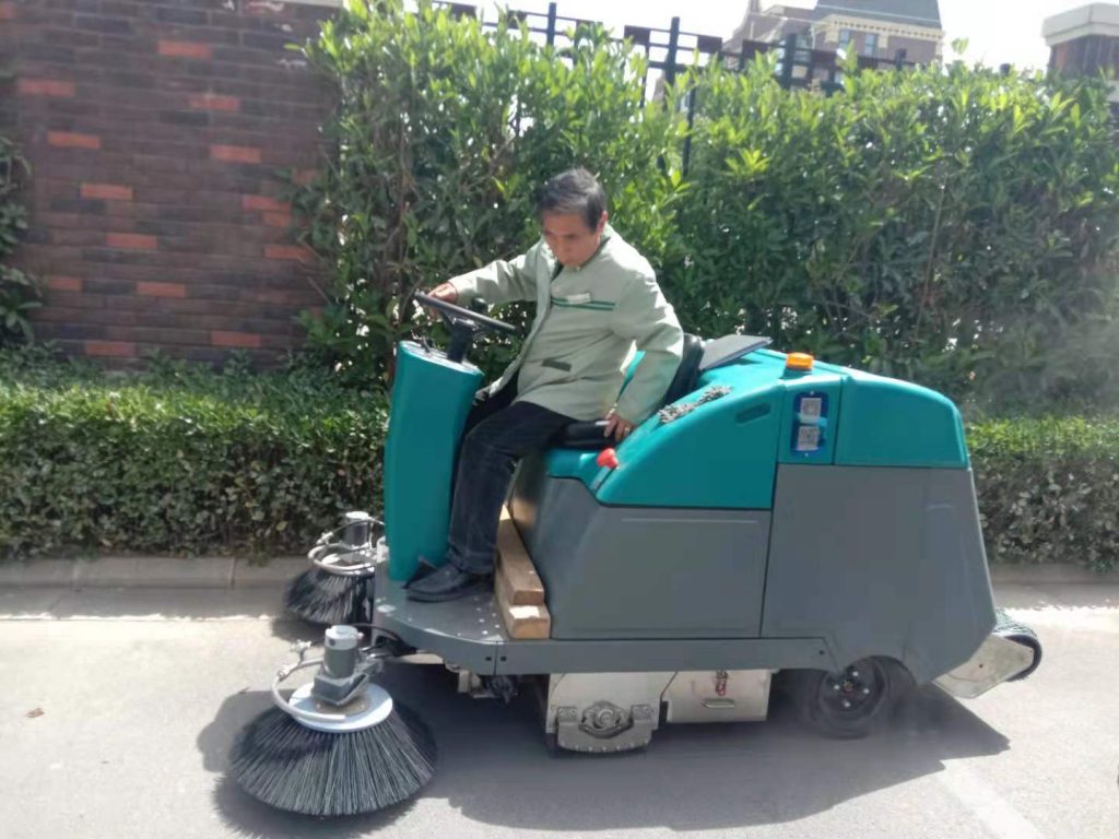 为什么要用扫地车?扫地车究竟哪里好?