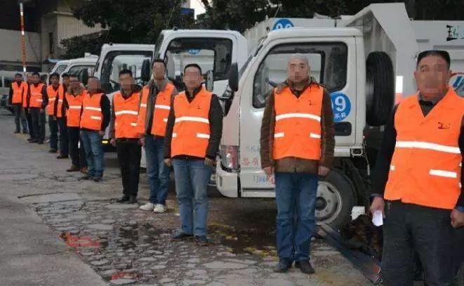 洗地车师傅，一群追星踏月的“可爱的人”！