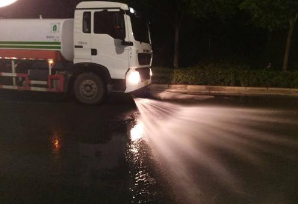 洗地车师傅，一群追星踏月的“可爱的人”！