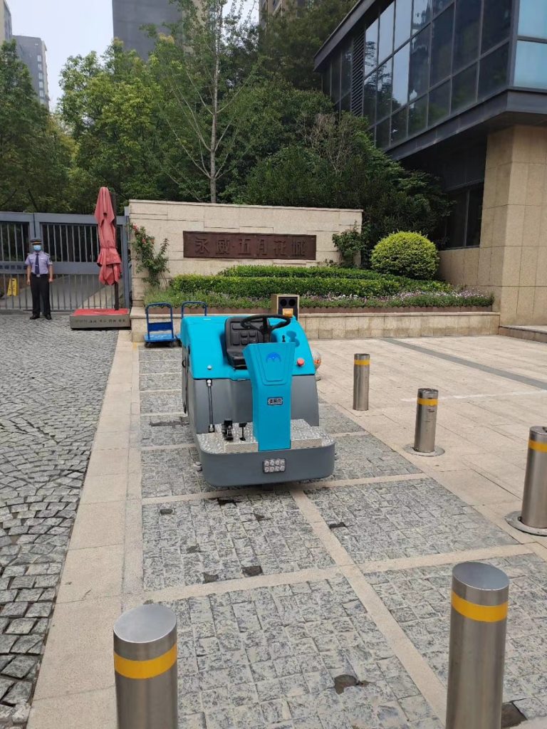 高档物业小区该选择什么设备来达到清洁标准？看看永威物业用的啥你就知道了