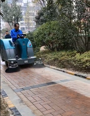 清晨雨:解锁国内十年清洁发展史,带您读懂扫地车等清洁设备变迁