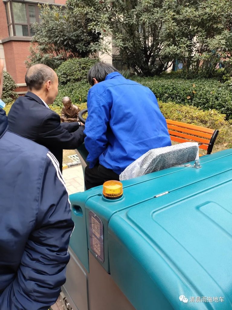 清晨雨:解锁国内十年清洁发展史,带您读懂扫地车等清洁设备变迁