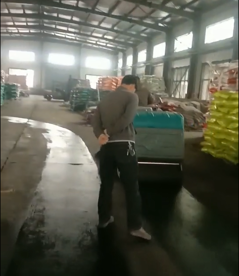 工厂清洁革命：大功率洗地车——油污与尘埃的终极克星