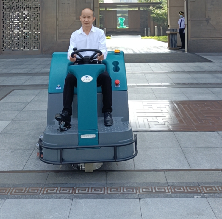 清晨雨拖地车:什么洗地车可以好?能解决物业小区保洁痛点吗?