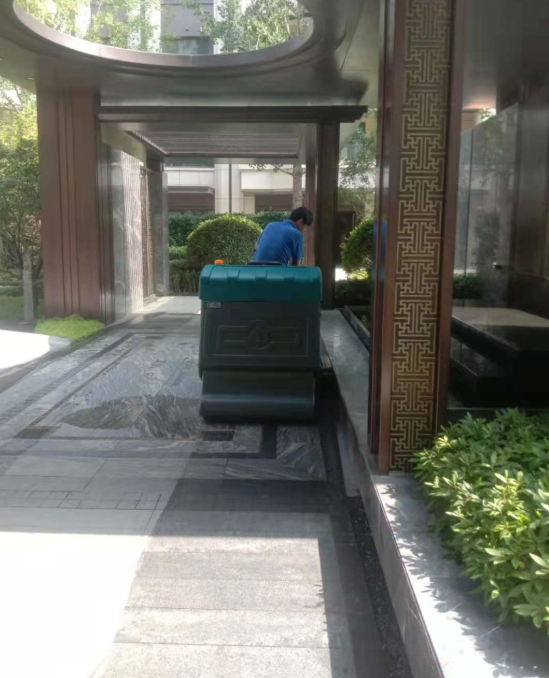 一台洗地车需要多少钱?一般可以使用多长时间?