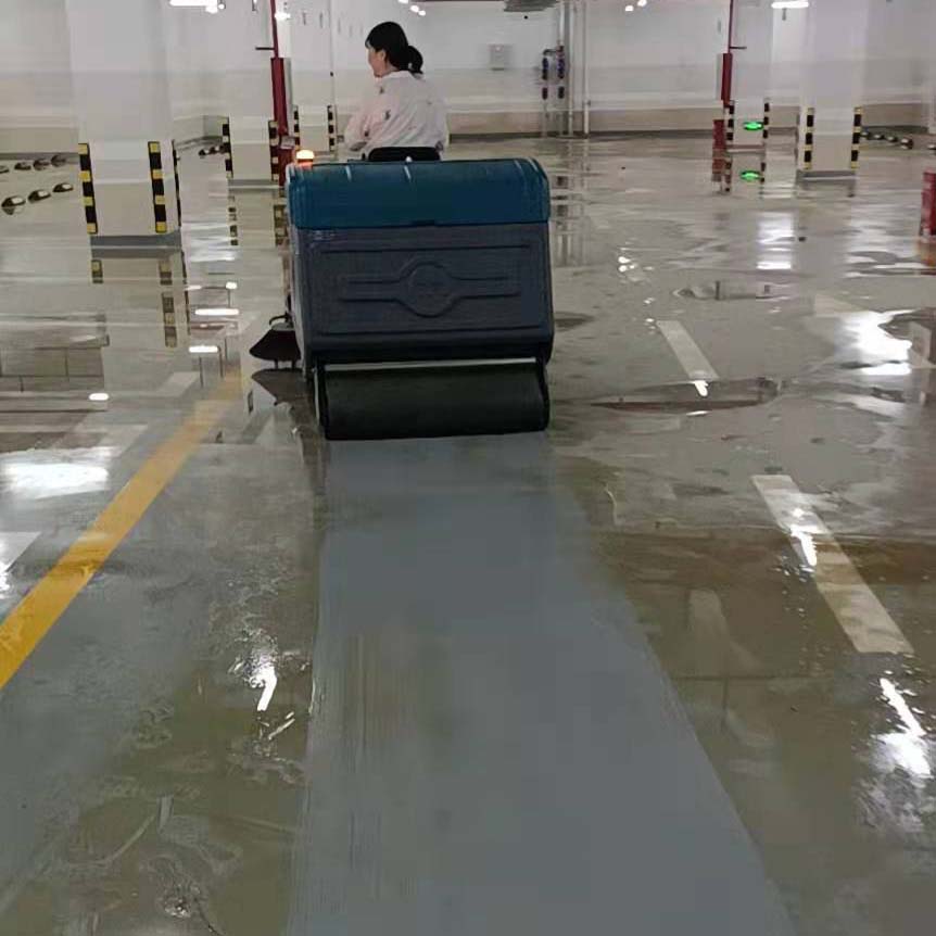 清晨雨:驾驶式扫地车详细介绍