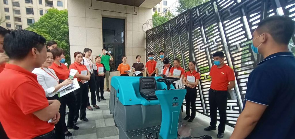 碉堡了,清晨雨5个技巧就能选购一台物美价廉的扫地车!