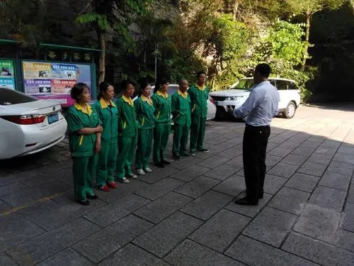 清晨雨拖地车:什么洗地车可以好?能解决物业小区保洁痛点吗?