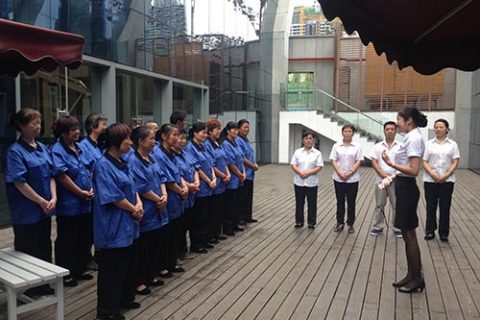 清晨雨拖地车：扫地车能不能解决现在的物业小区保洁用工难题？