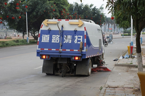 清晨雨拖地车：郑州道路清扫车更新升级正在提速