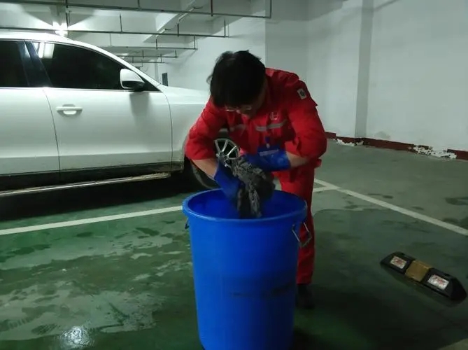 想买扫地车?这个扫拖一体机,简直是保洁人的福音