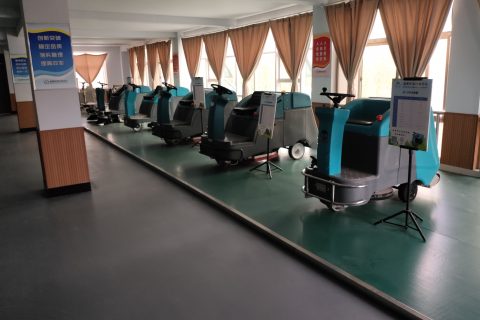 国产扫地车还是进口扫地车哪个好，该怎么选择？