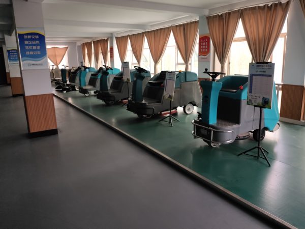 洗地机 vs 洗拖一体机 vs 扫拖一体机:物业保洁设备怎么选?