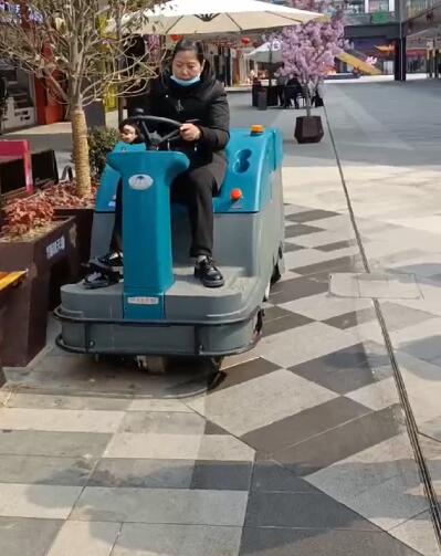 清晨雨产品 | 扫地机更强劲的动力，提升清洁效率！