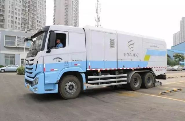 一组老照片,带你回忆电动扫地车保洁的发展史