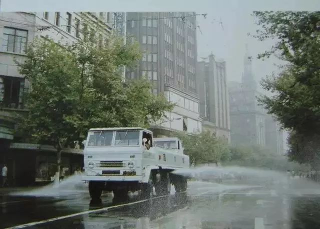 一组老照片,带你回忆电动扫地车保洁的发展史