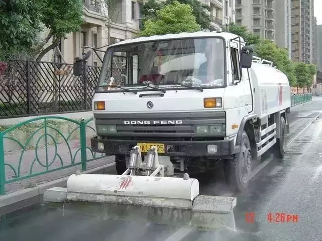 一组老照片,带你回忆电动扫地车保洁的发展史