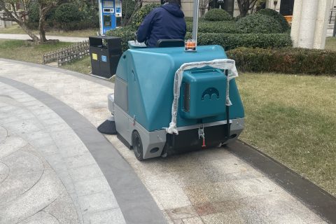 驾驶式扫地机都有哪些优势？