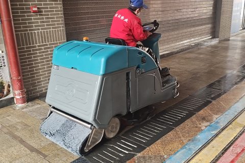 五大理由购买驾驶式洗地车：洗地机引领清洁革命，释放企业潜能