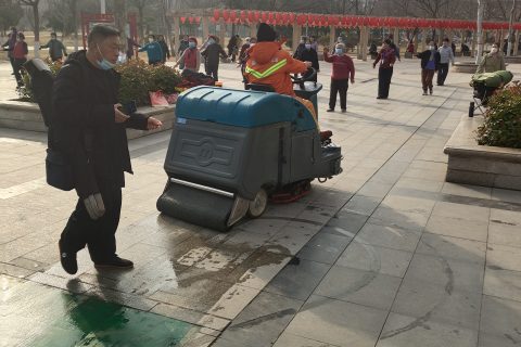 驾驶式洗地车的五大理由：洗地机引领“清洁革命”，释放企业潜能！