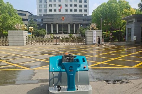 扫地车助力城市清洁，环保科技引领未来