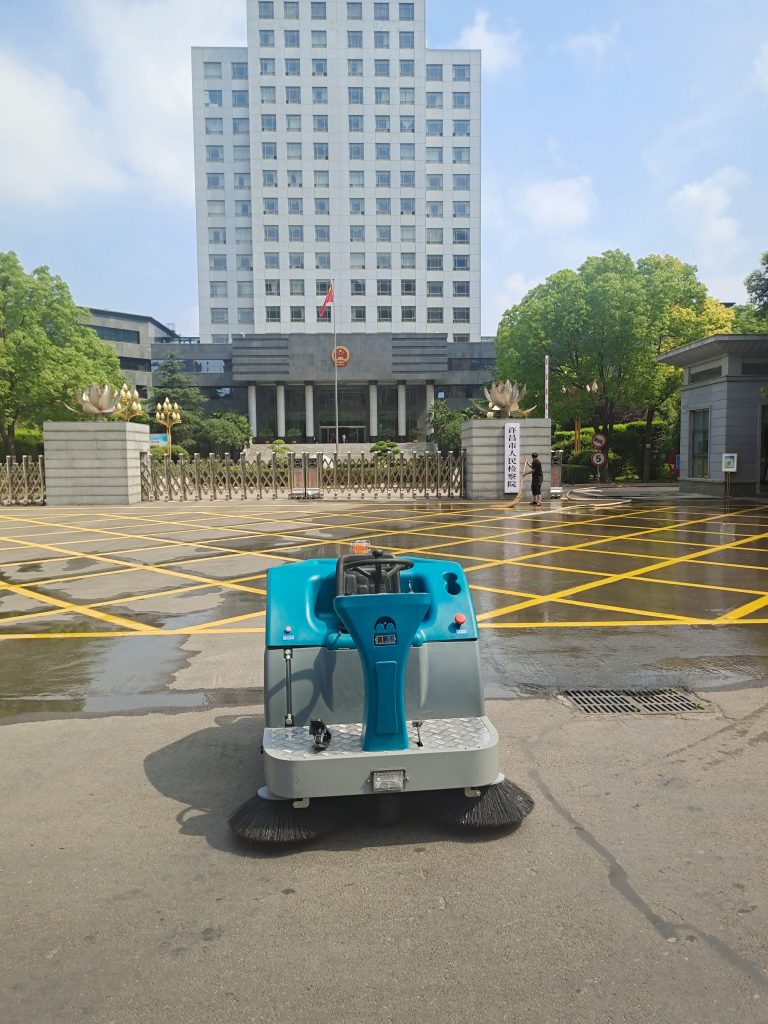 扫地车助力城市清洁，环保科技引领未来