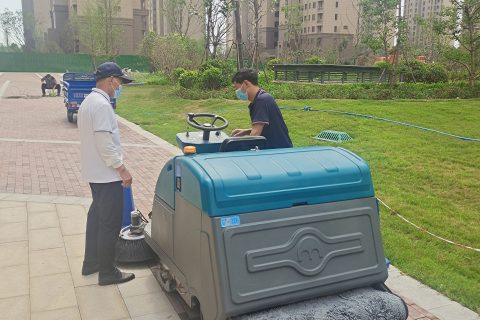 创新扫地车技术，提升清洁效率，为城市环境贡献力量