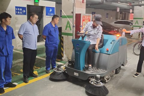 扫地车：节省人力的清洁好帮手，提升清洁品质的必备工具