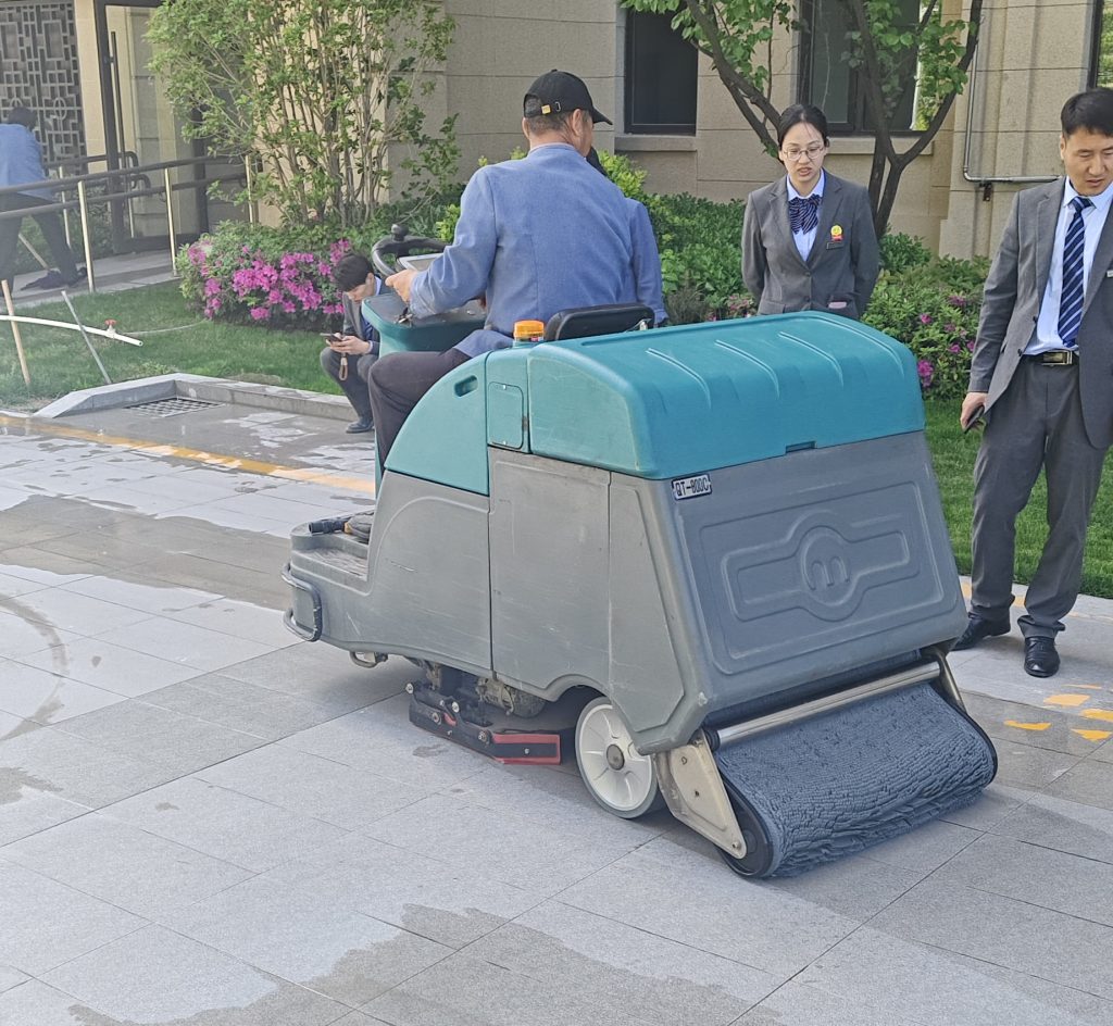 更耐用才是真好用，洗地机新标杆，清晨雨洗拖一体机深度体验