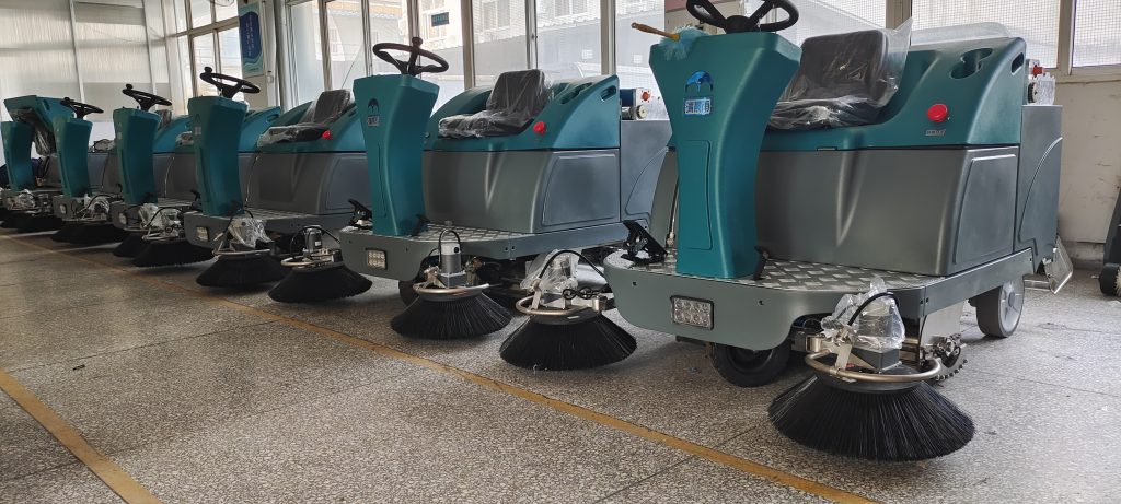 传统清洁VS高效革新:驾驶式扫拖一体机的独特优势解析