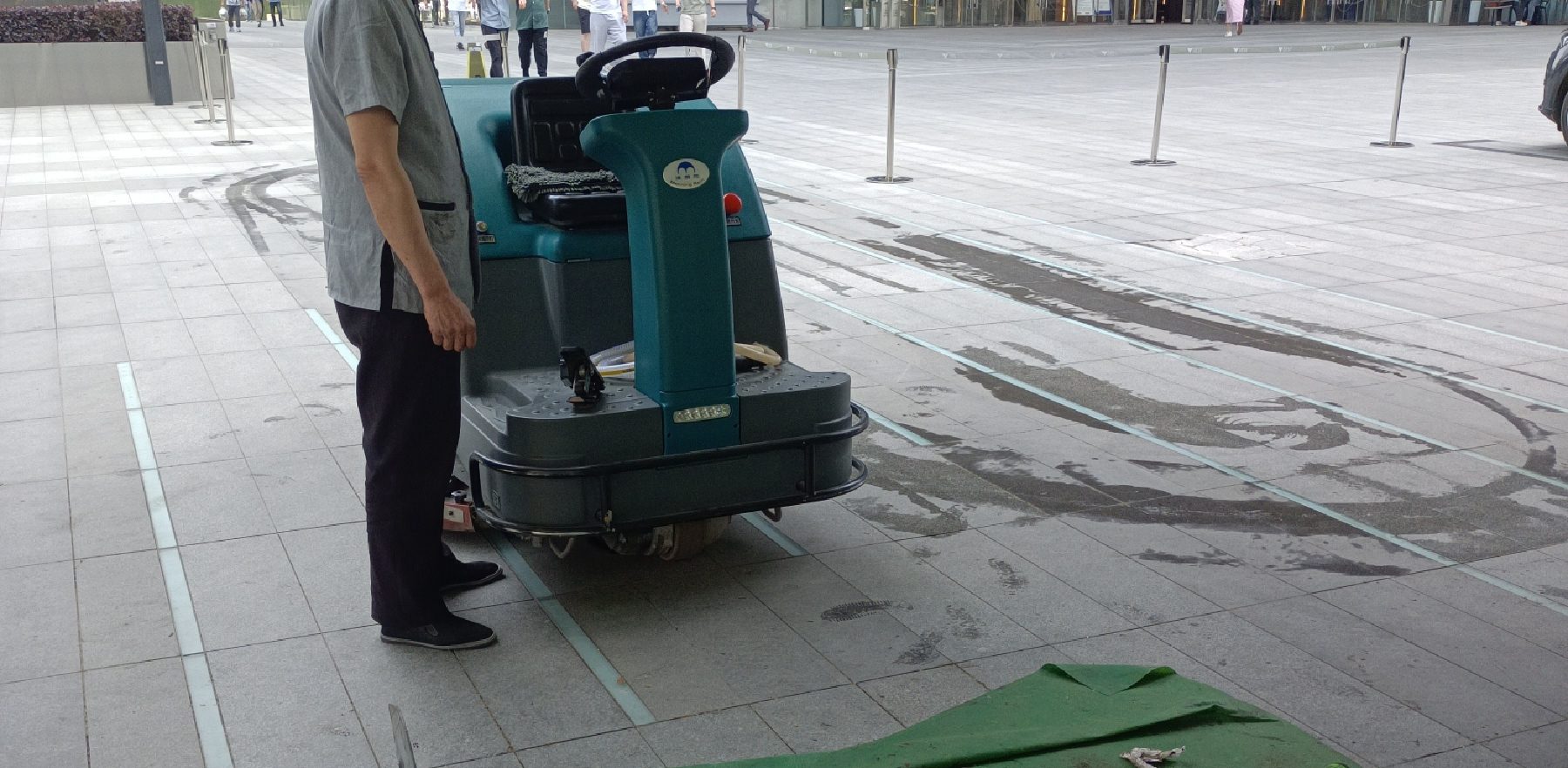 行业专家力荐：驾驶式洗地车，清洁领域的新星