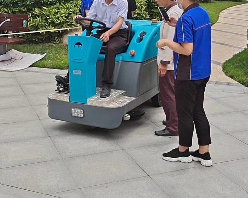 租赁洗地车,如何确保高效、经济又环保?你的疑问,我们来解答!