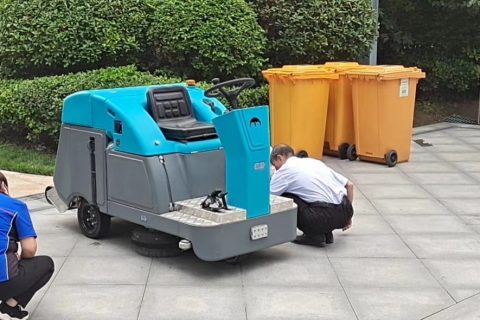 洗地车租赁靠谱吗？揭秘省心省力又环保的清洁新选择！