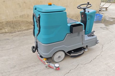 油污车间大挑战？驾驶式洗地车：清洁界的“硬核担当”
