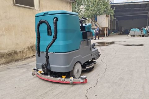 铅酸电池的绝地反击：为什么80%物流园拒绝锂电洗地车？