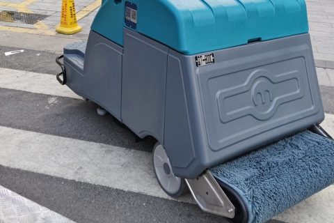 双刷盘+循环水洗！揭秘这款洗地车如何用硬核设计横扫商业清洁难题